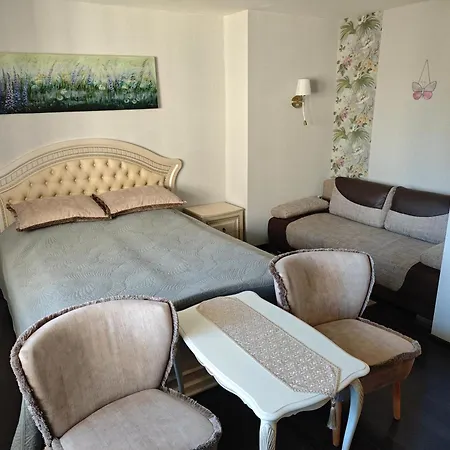 Apartamentai Flora Lägenhet *